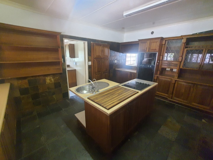 To Let 5 Bedroom Property for Rent in Zandfontein A H North West